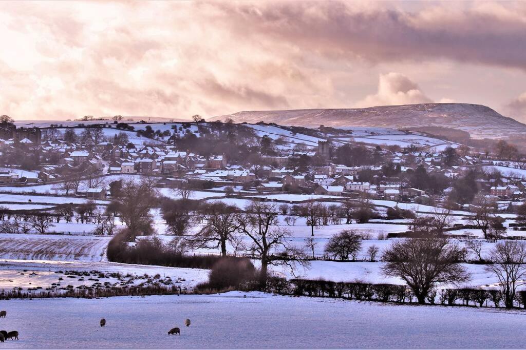 Wensleydale Halls Leyburn Exterior foto